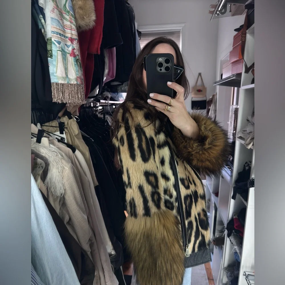 Beautiful Jacket🐆 - Picture 4 of 7